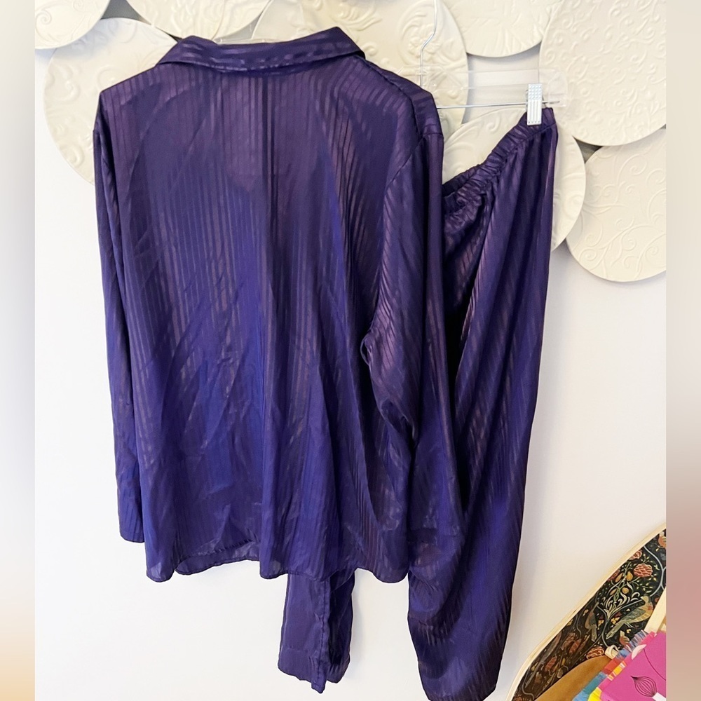 Cacique Pinstriped Satin Pajamas Size 26/28 - Picture 2 of 3
